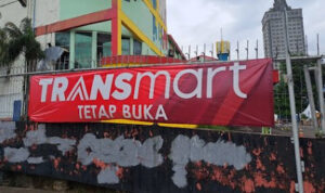 Transmart tutup gerai, Transmart bangkrut 2026, gerai Transmart tutup Indonesia, Chairul Tanjung Transmart, ritel modern tutup, Transmart 2025 penutupan, bisnis retail Indonesia, promo Transmart terbaru